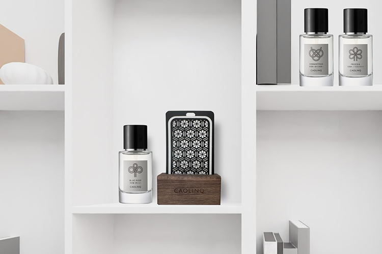 置く・持ち運ぶ・香りをともにする